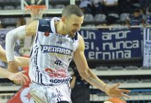 Peñarol tuvo a Gianella y festejó en el cierre