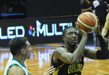 Demoledor último cuarto y victoria de Obras