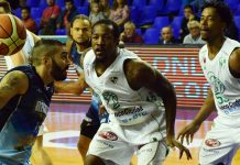 Regatas sigue de racha