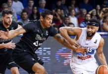 Regatas superó a Baurú y dio el primer paso