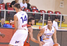 Regatas volvió a ganar el clásico y pasó de ronda