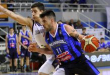 Peñarol venció a Bahía Básket y sigue arriba