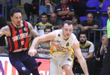 Comu superó a San Lorenzo y estiró su gran momento