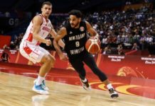 Grupo F: el tiro caliente de Webster hizo arder a Montenegro