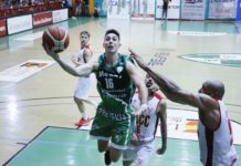 En suplementario, Atenas festejó en el derby cordobés