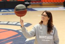 «Me extraña que Argentina no haya desarrollado el básquet femenino»