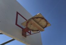 New York saca los aros de básquet durante la cuarentena