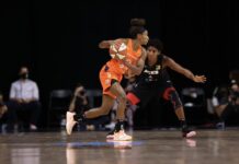 WNBA: Connecticut se quedó con el primero de la semifinales