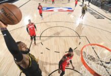 Los Lakers empataron su serie y Milwaukee descontó