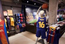 Locura en Barcelona para comprar la camiseta de Pau Gasol