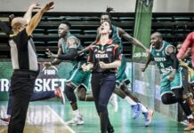 Liz Mills hace historia con la selección masculina de Kenya