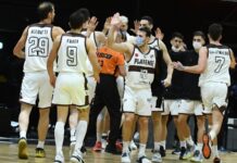 El calamar sigue sumando y festejando