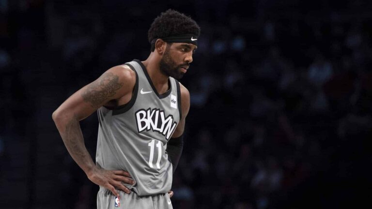 El dueño de los Nets presiona para que Kyrie se vacune