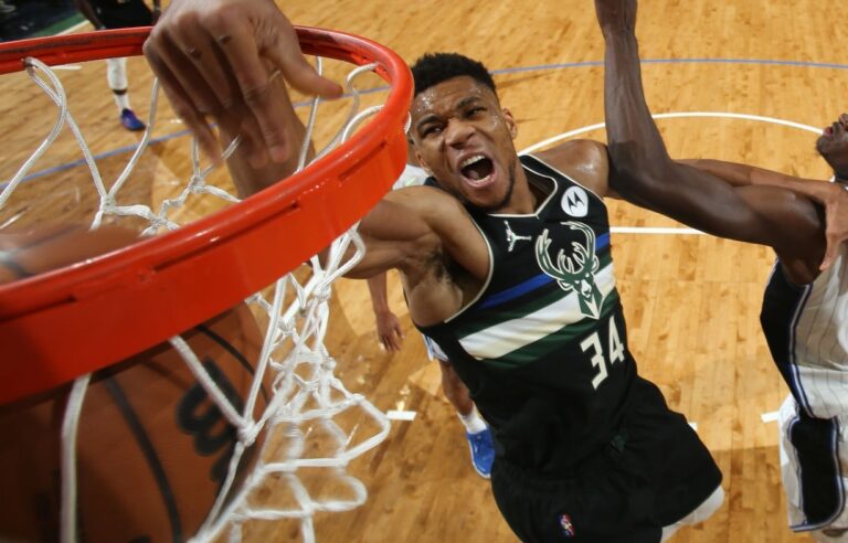 Giannis quebró un récord de 1959