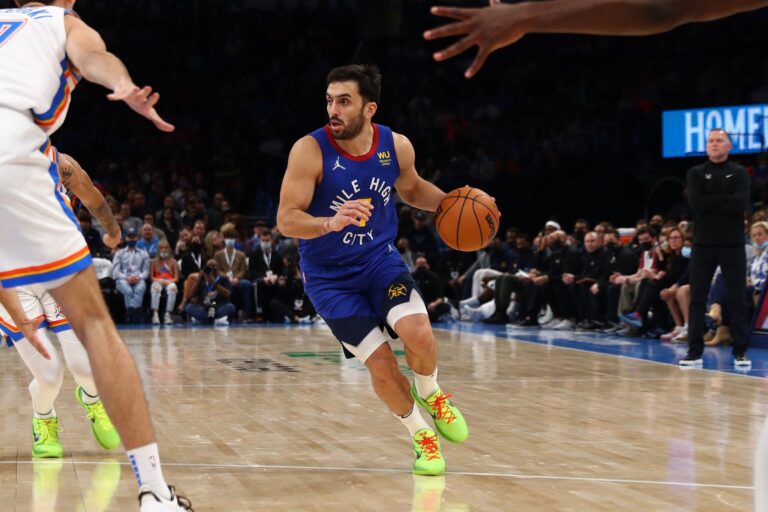 Dura caída de Denver ante OKC