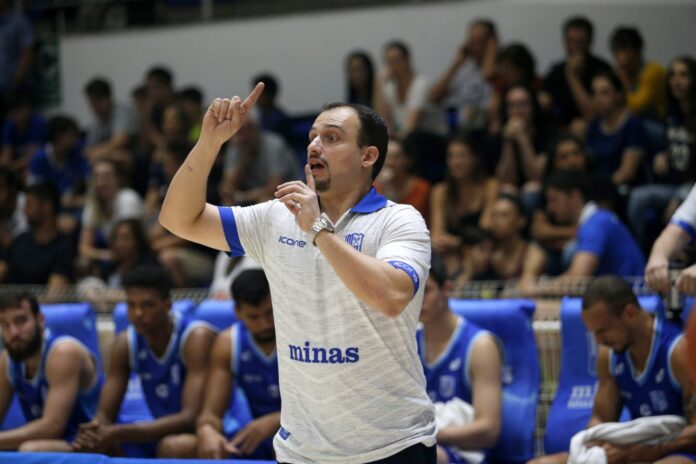 leo_costa_basquete_minas