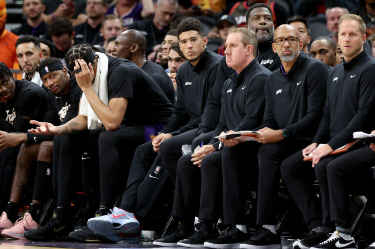 No hay fecha de vuelta determinada para Devin Booker