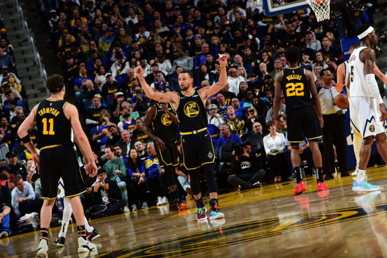 Los Warriors eliminaron a Denver