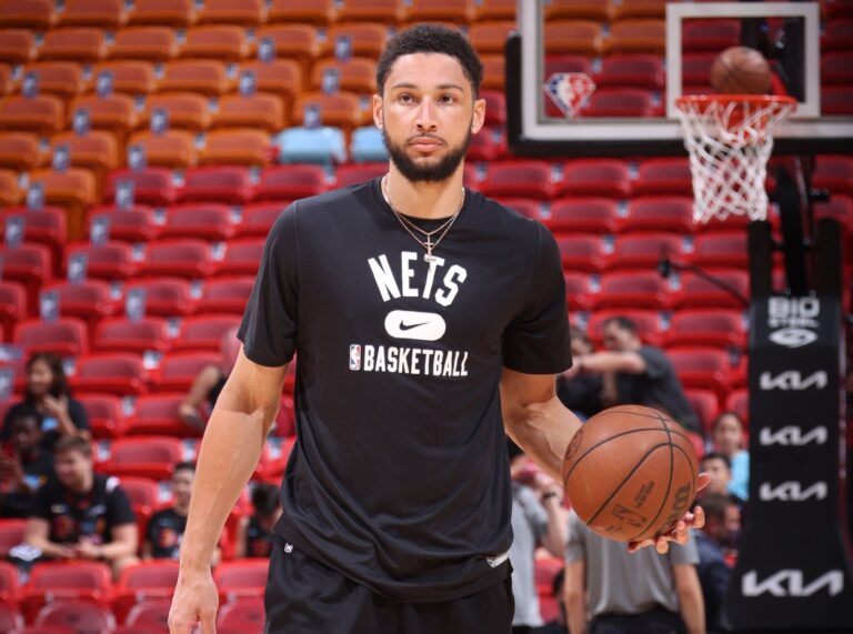Ben Simmons será operado de la espalda