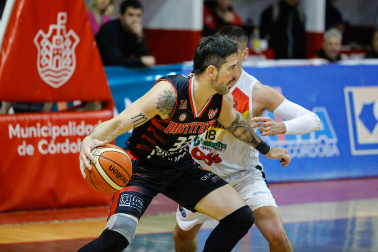 En un Sandrín explotado, Instituto se puso 1-0 en semis