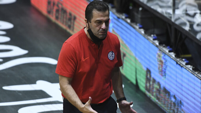 Silvio Santander tiene pasaje a China