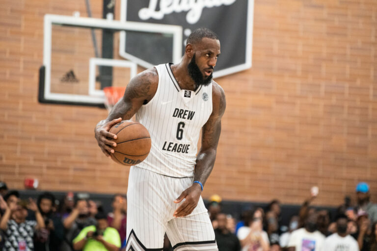 42 puntos de LeBron James en la Drew League