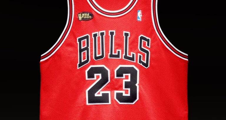 ¿Cuál es el valor de una camiseta usada por Michael Jordan?