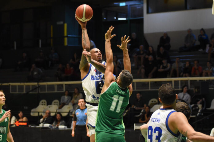 Gran triunfo de Riachuelo ante Ferro.