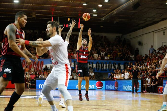 Flamengo le ganó a Instituto en Córdoba.