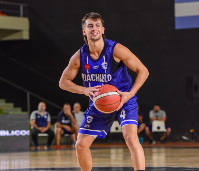 Manu Buendía, uno de los lideres del triunfo de Riachuelo.
