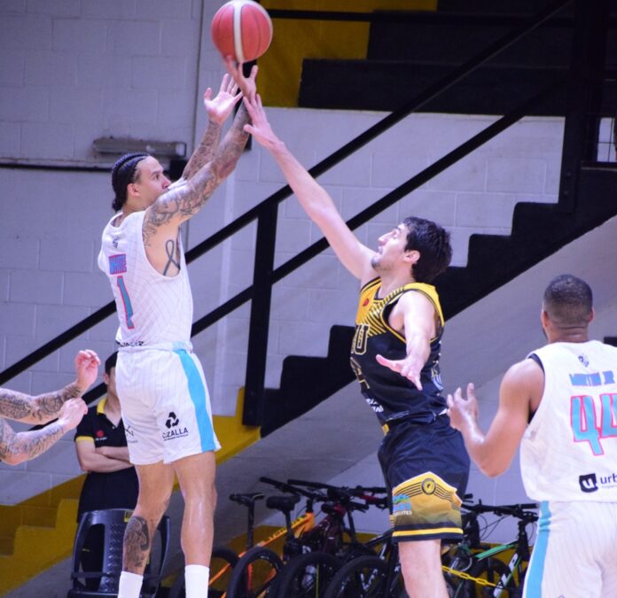 White, uno de los goleadores de Gimnasia en Mercedes.