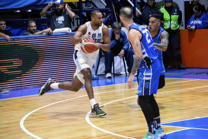 Regatas le ganó a Argentino en el Fortín.