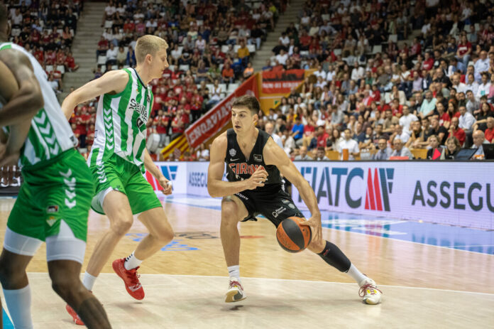 Girona perdió en el cierre. Girona perdió en el cierre.