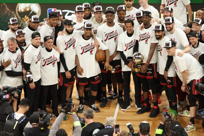 Miami Heat es el campeón del Este en la NBA. Miami Heat es el campeón del Este en la NBA.