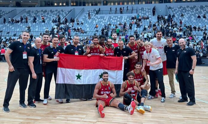 Emiliano Basabe y Selem Safar junto a la Selección de Siria.