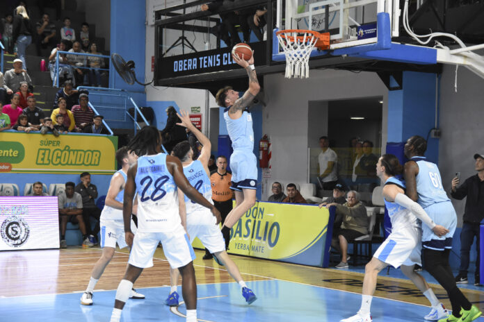 Oberá ganó y escala en la tabla Oberá ganó y escala en la tabla