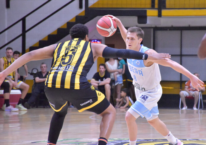Oberá le ganó a Comunicaciones