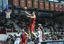 Aplastante victoria de Quimsa en el debut de la BCLA Quimsa ganó en el debut