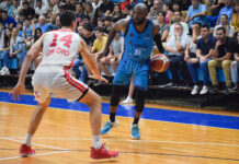 Regatas se puso a match-point en Corrientes Regatas