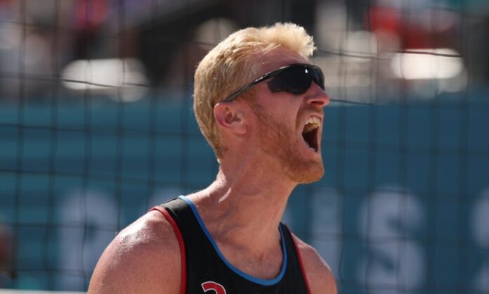 GTqct0ZWAAAmDxJ Chase Budinger festeja tras el triunfo en París 2024.