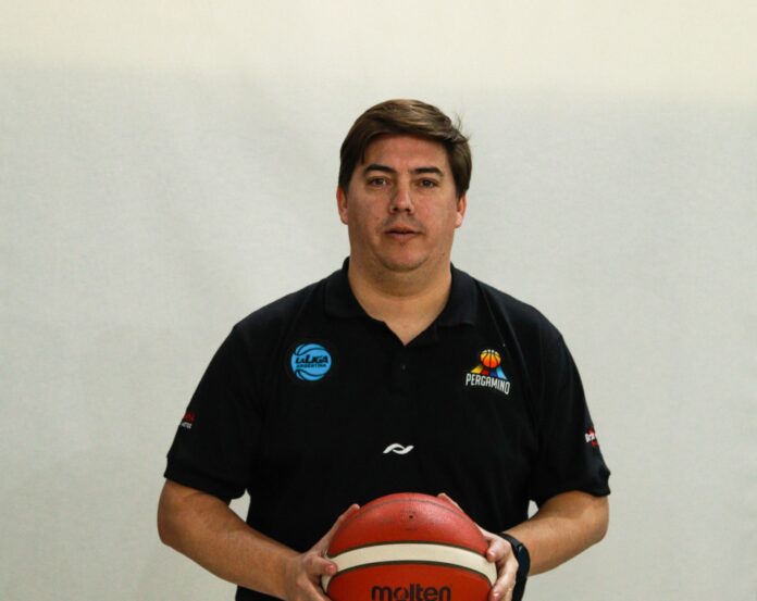 Julián Pagura vuelve al básquetbol argentino tras su paso por Bolivia.