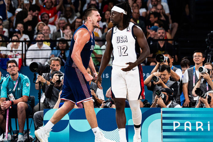 17231503328625 Nikola Jokic festeja una conversión frente a Estados Unidos.