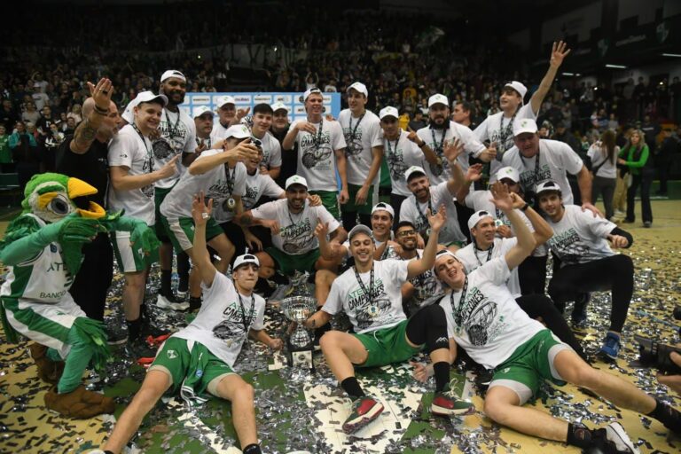 Atenas volverá a la Liga Nacional tras ser campeón de la Liga Argentina.