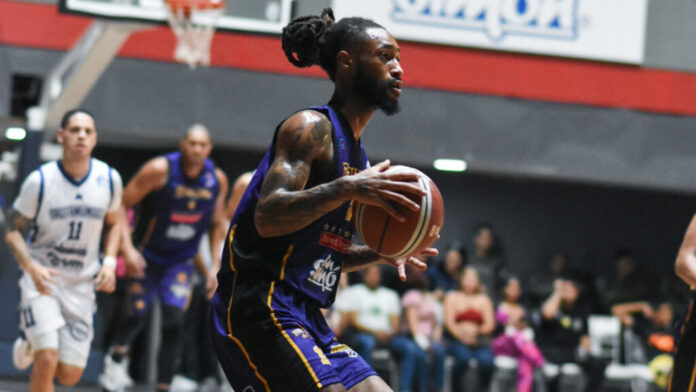James Reese V se suma a Regatas Corrientes