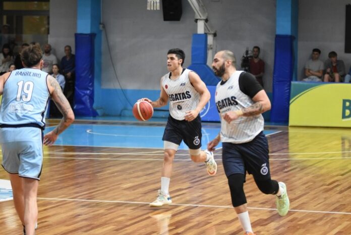 Regatas y Oberá en uno de los amistosos de cara a la 2024-25.