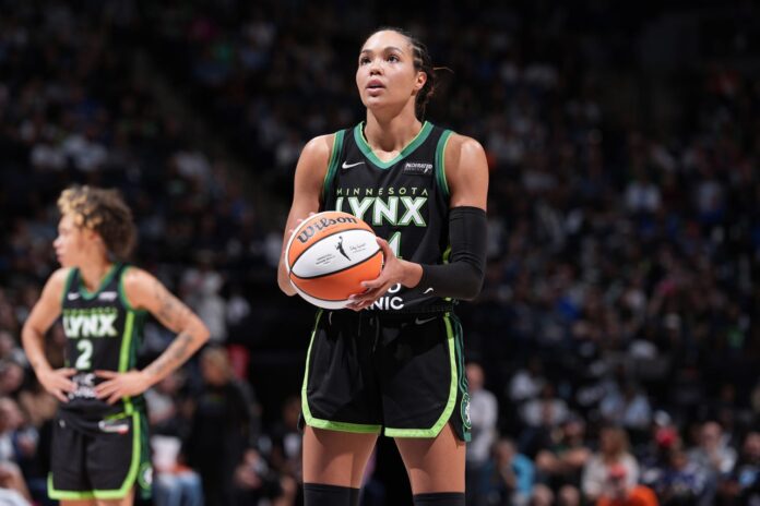 241008-Sun-Lynx-Basketball-WNBA-Napheesa-Collier-ac-1049p-bb157d Napheesa Collier fue la máxima anotadora de las Lynx en la victoria.