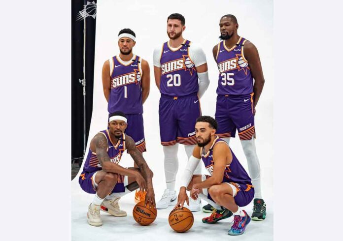 Los integrantes del quinteto inicial de los Phoenix Suns para la 2024-25.