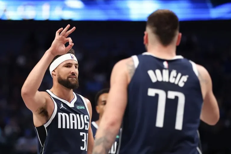 Los Mavericks se quedaron con el clásico