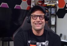 Fabricio Oberto en 3×3 radio: «Siempre me da paz estar dentro de una cancha de básquet» Fabricio Oberto sonríe durante la entrevista en 3x3 Radio.