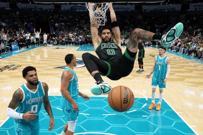 Jayson Tatum, la figura del triunfo de los Celtics en Charlotte